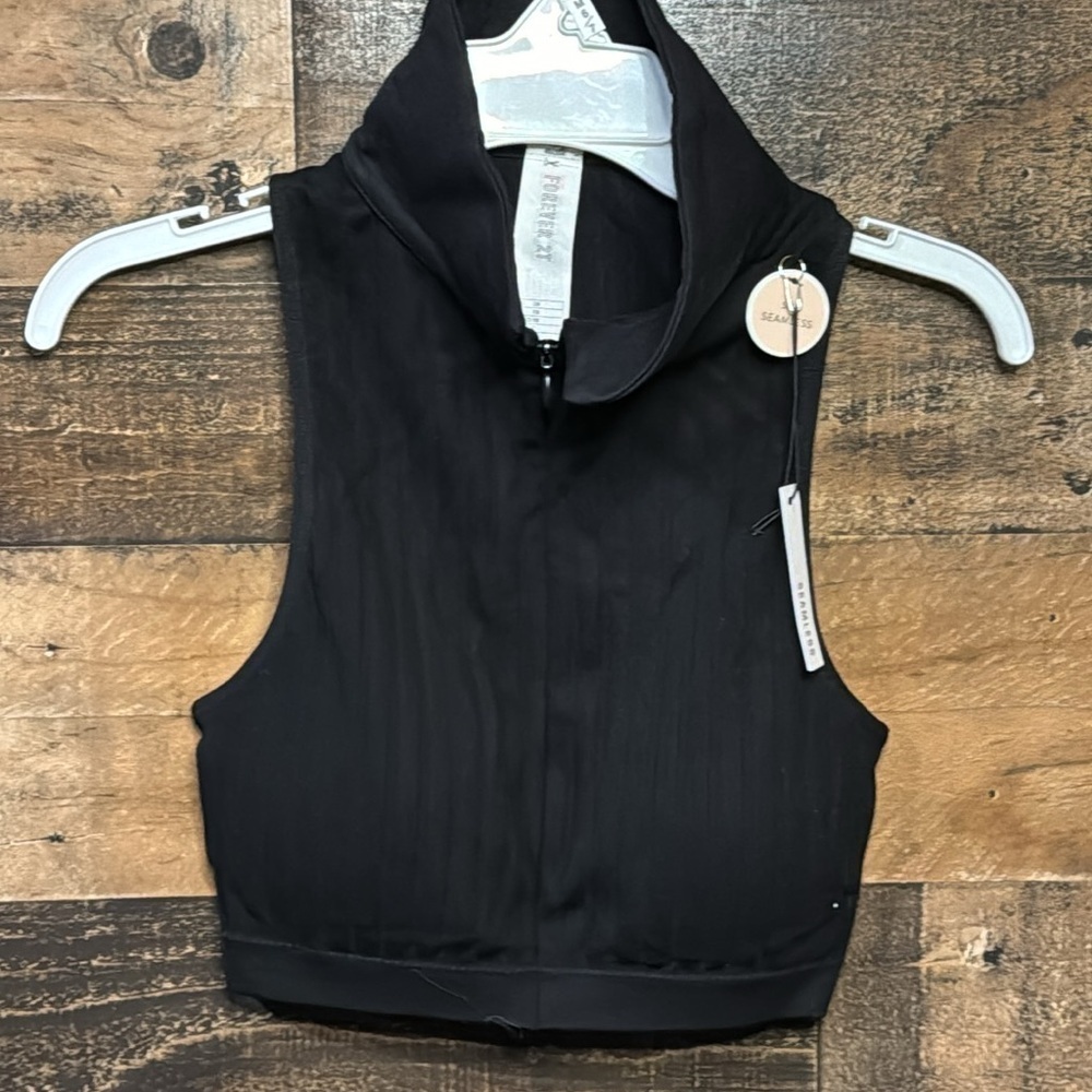 Forever 21 Black Zip Up Crop Top Padded Seamless NWT
